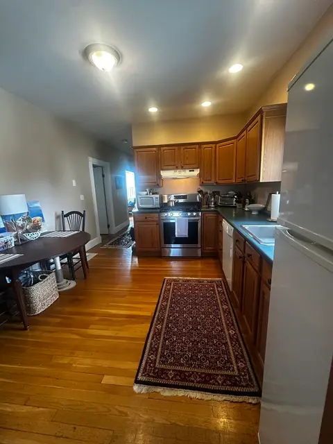 98 Putnam St #1
