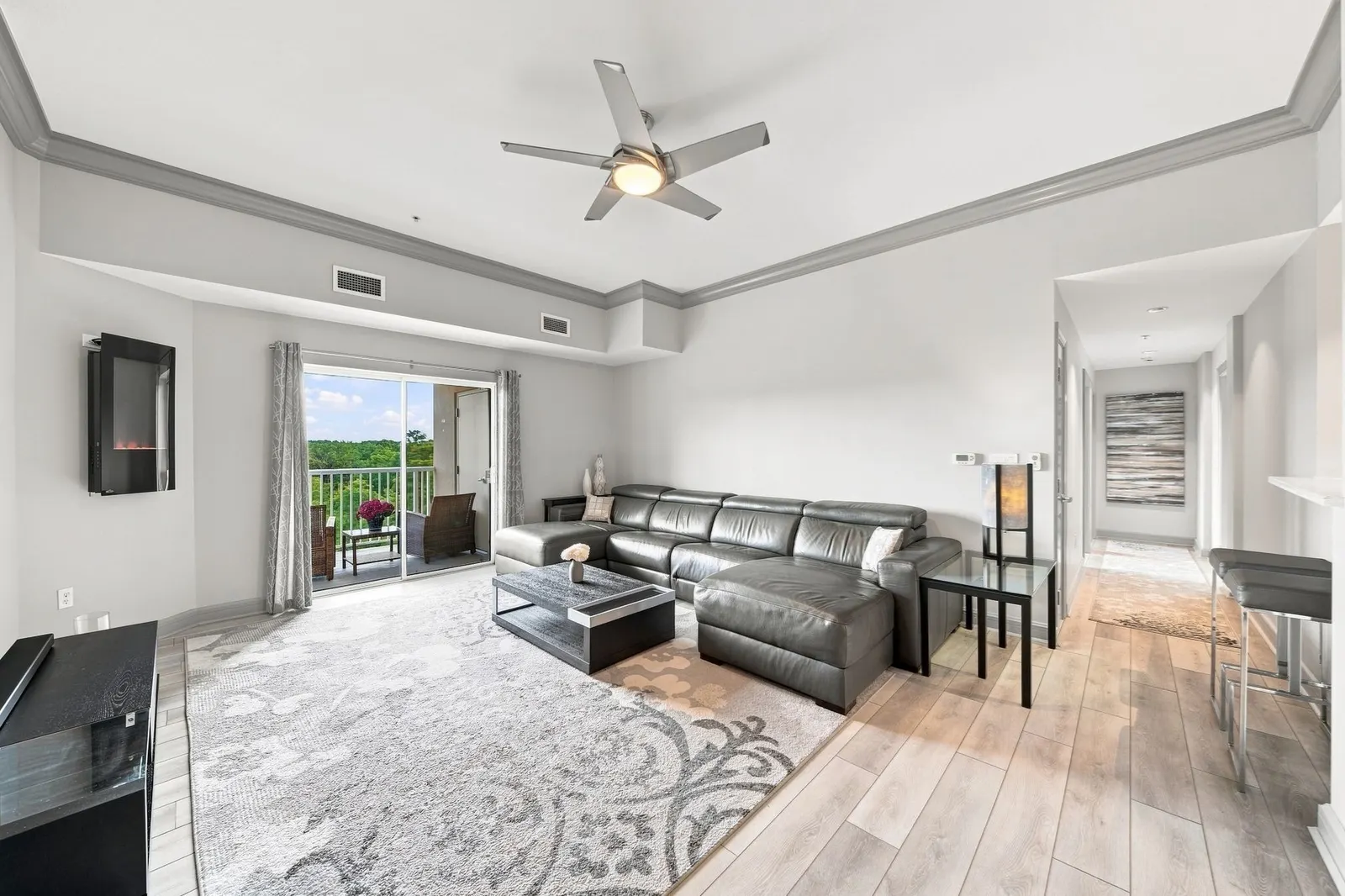38 Village Rd #704, Middleton