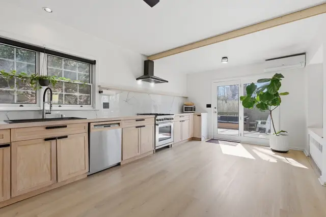 11 Sherwood St #1