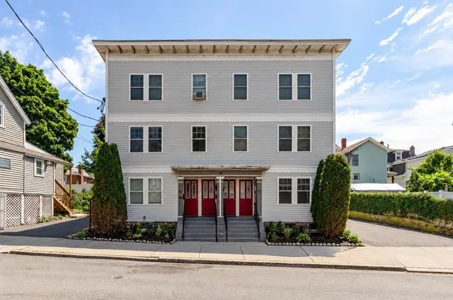 30 Tufts Ave #B