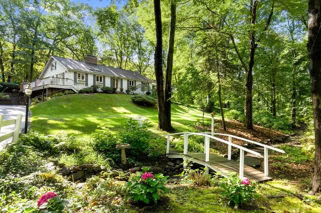 6 Bruce Road