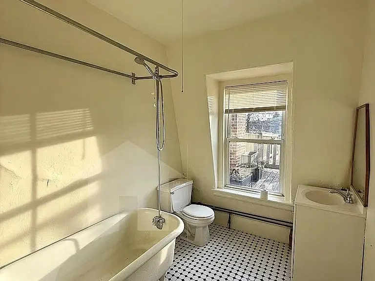 12 Tufts St #3, Cambridge