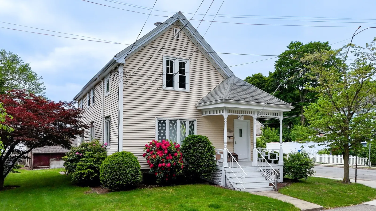 142 Dale St, Waltham