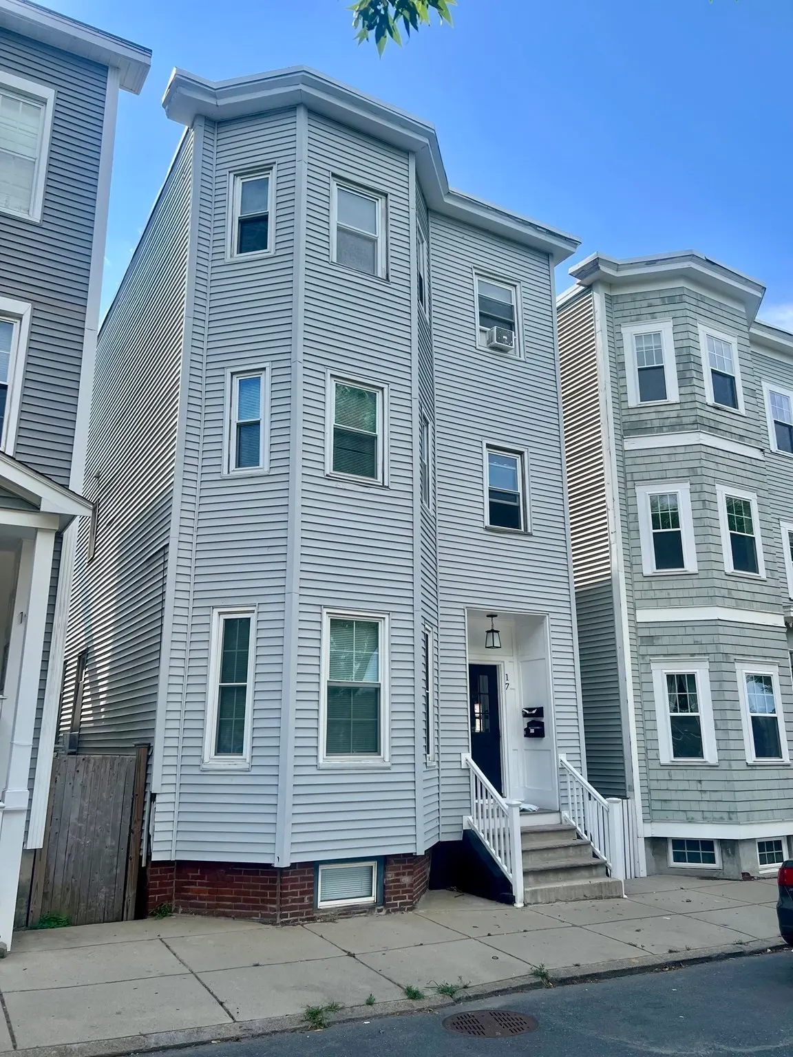 17 M Street, Boston