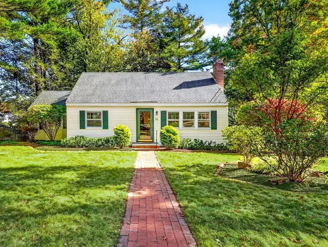 35 Mohawk Dr