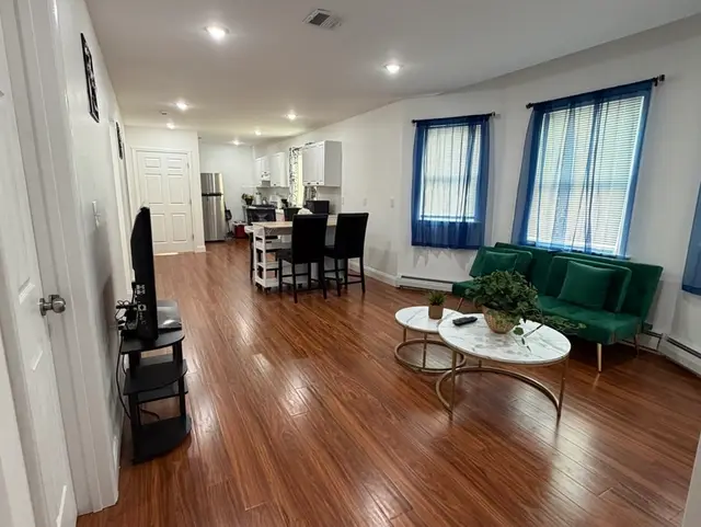 7 Alexander Ave #2