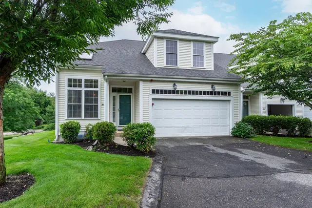 4 Kingson Ln #1