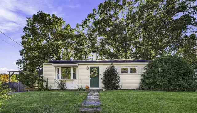 33 Rondeau Rd