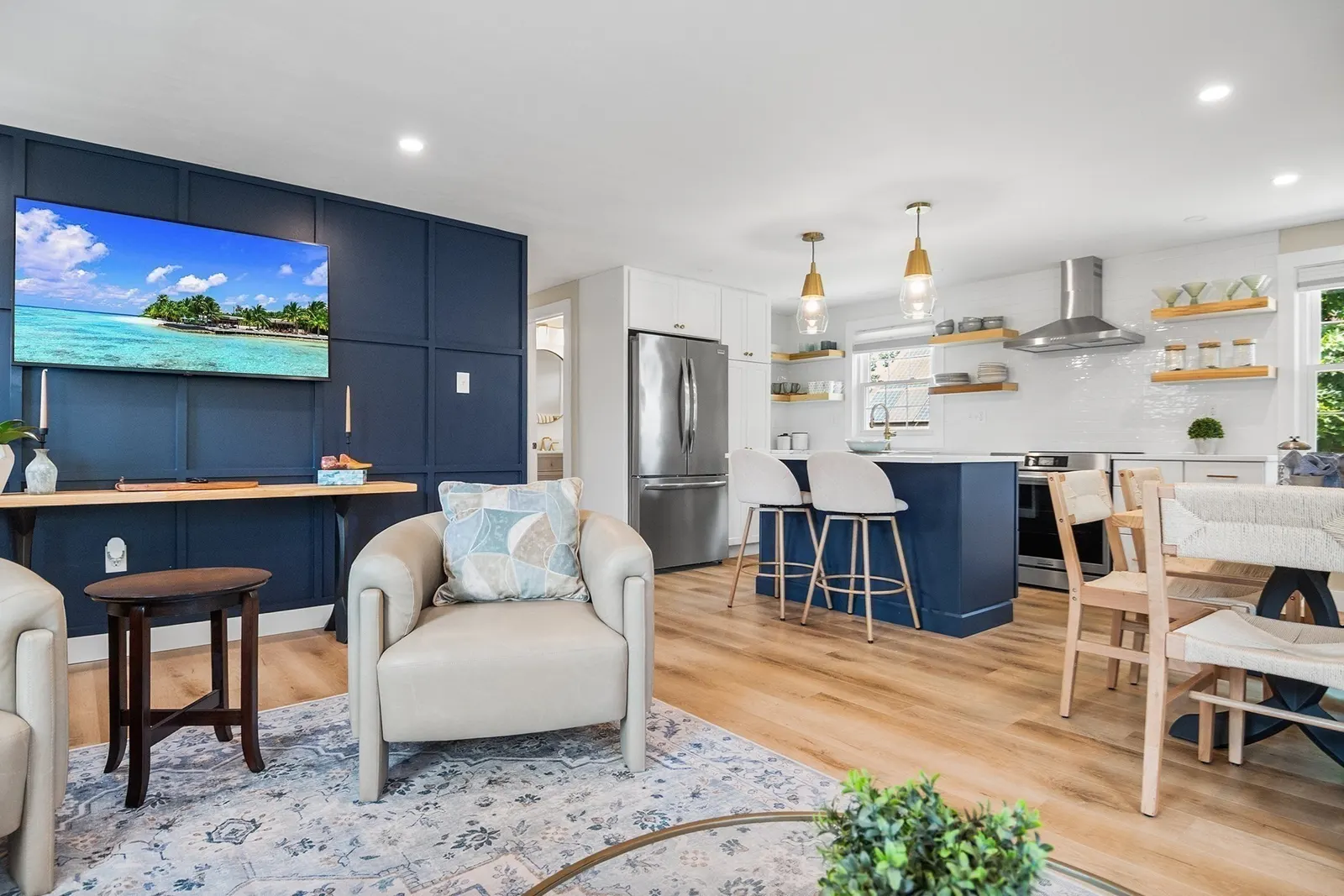 5 Field Rd, Gloucester