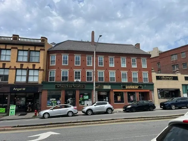 422 Main St #2R