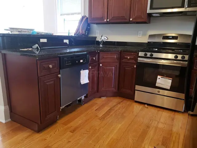 22 Barton St #2