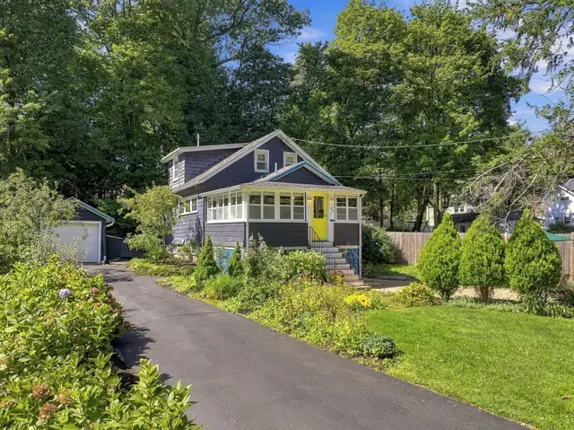 46 Maple Rd