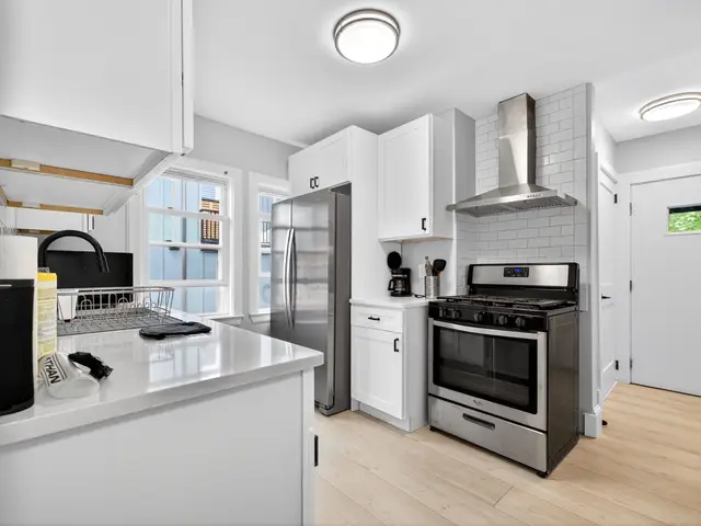 256 Main St #2