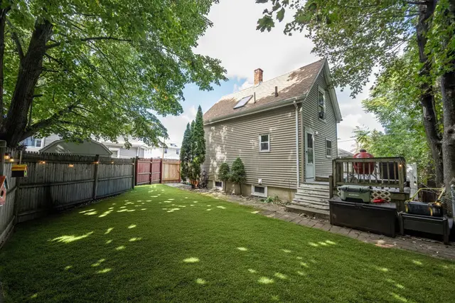 20 Ames St