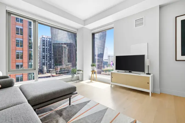 135 Seaport Blvd #1016