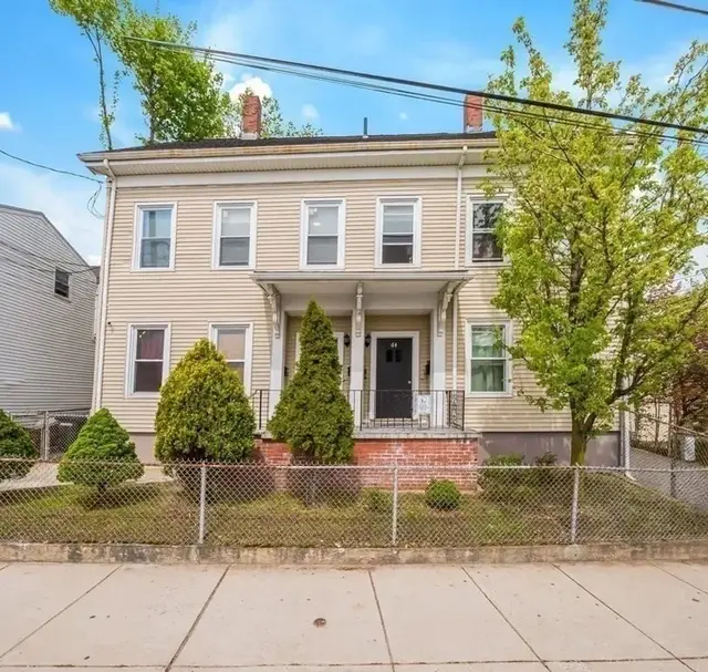 62 Temple St #2