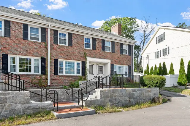 274 Main St #7