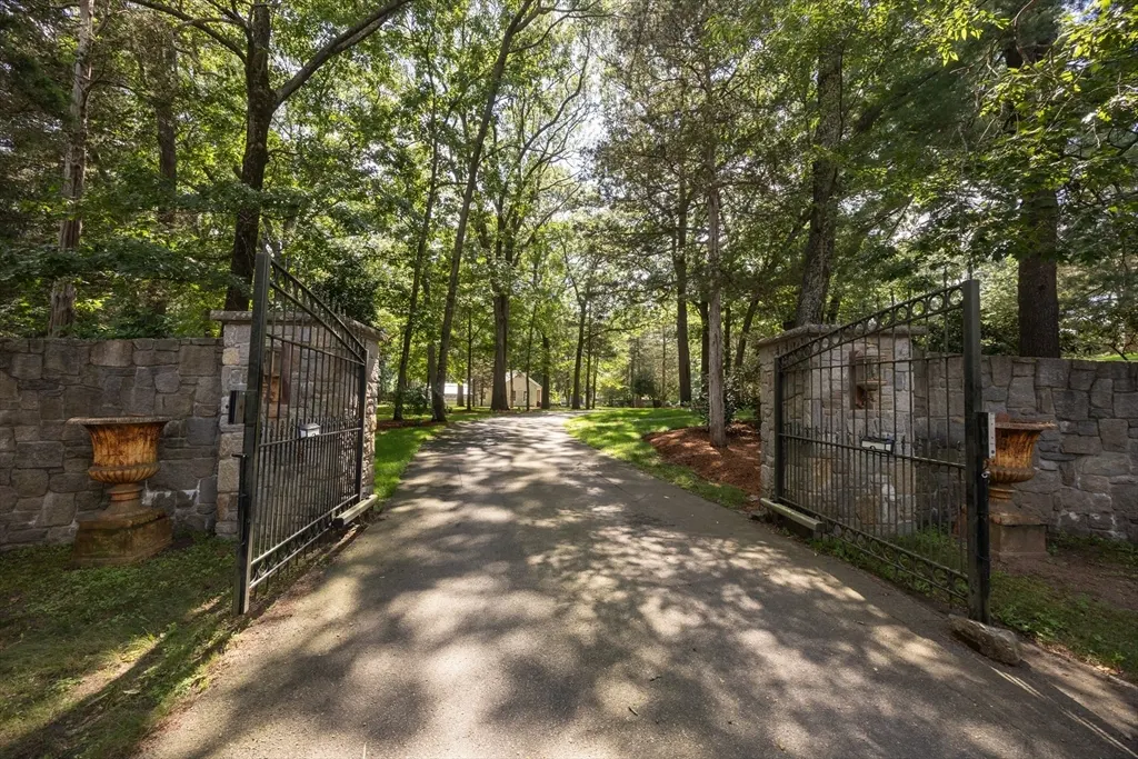 55 Parkwood Drive, Milton
