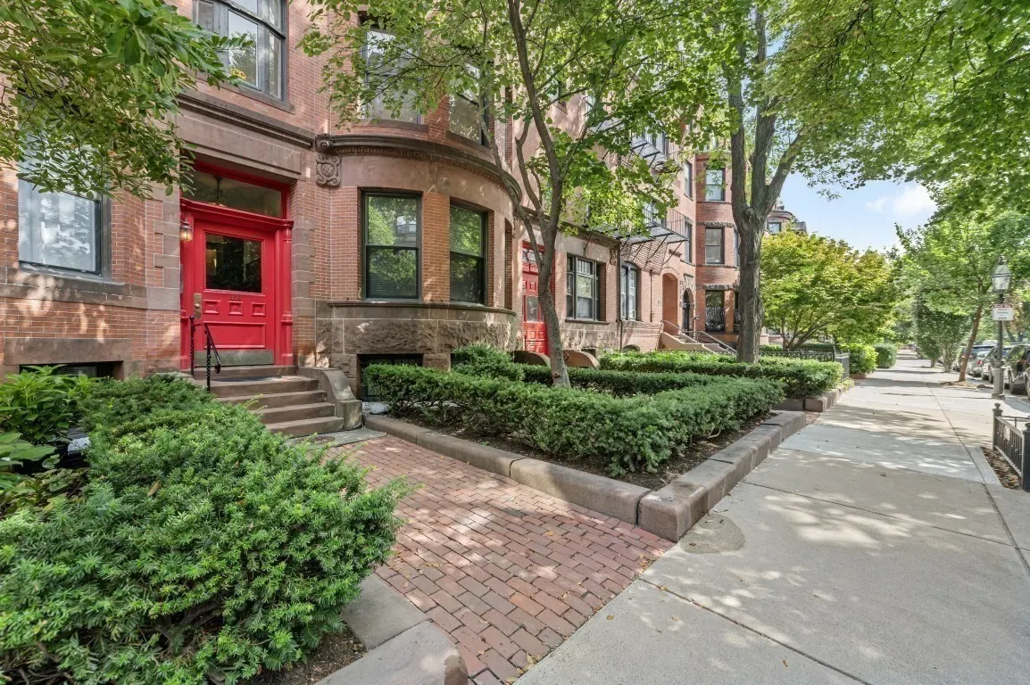 403 Marlborough St #9, Boston