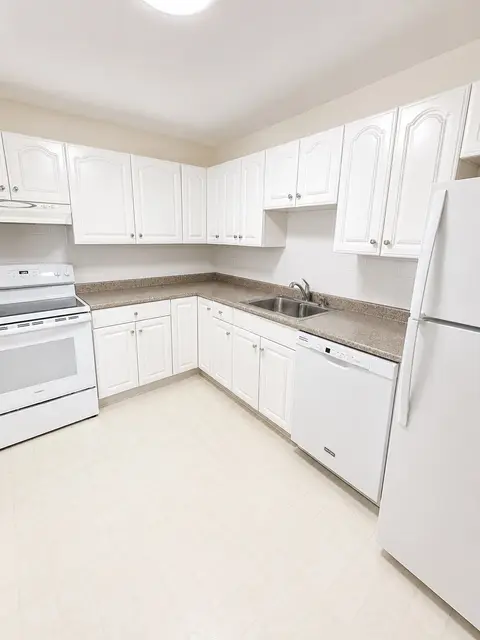 24 Highland Ave #1
