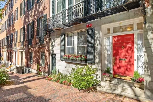 11 Chestnut Street
