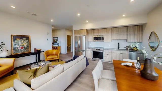 75 Willow Ct #612