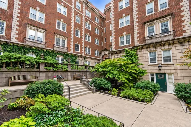 3 Arlington St #35