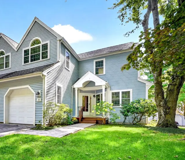 18 Knollwood Court #18