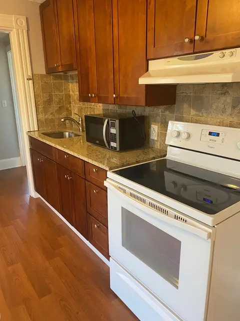 34 Chestnut St #3