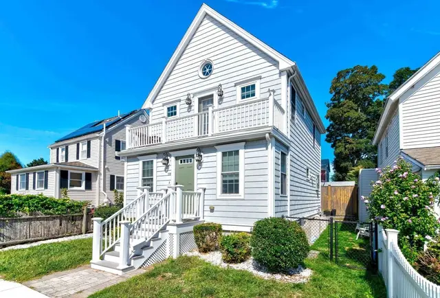 110 Charles St
