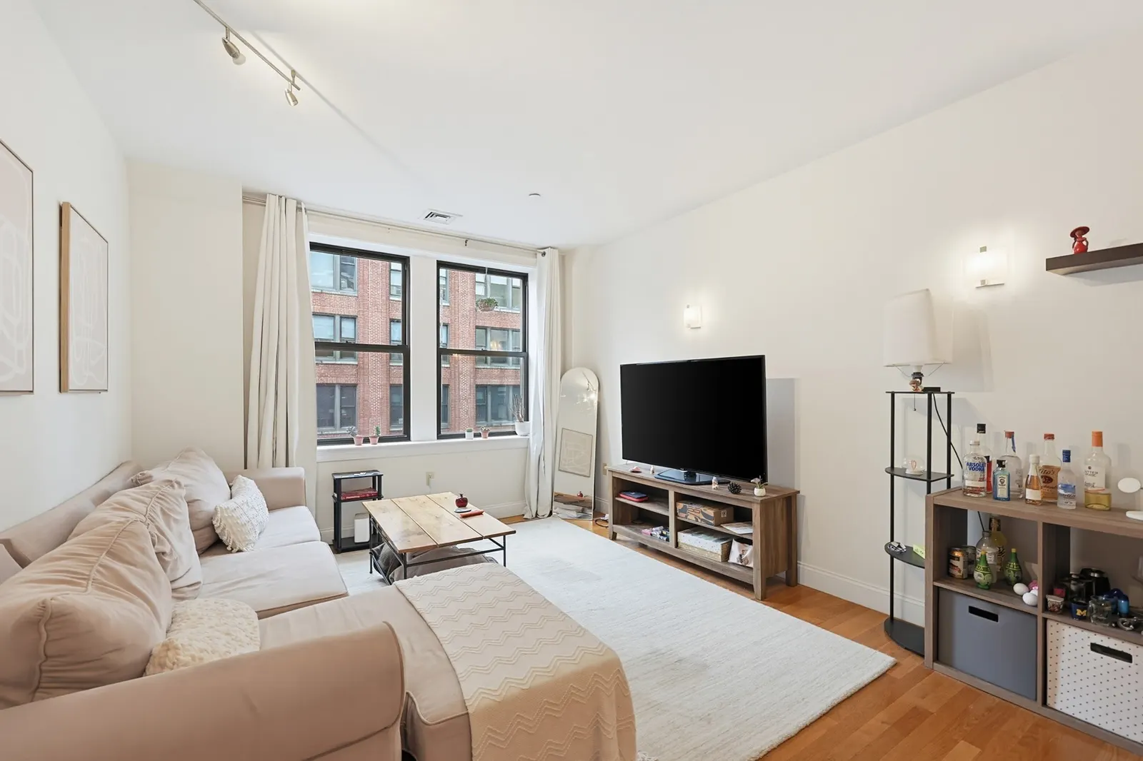 42 Beach St #6B, Boston