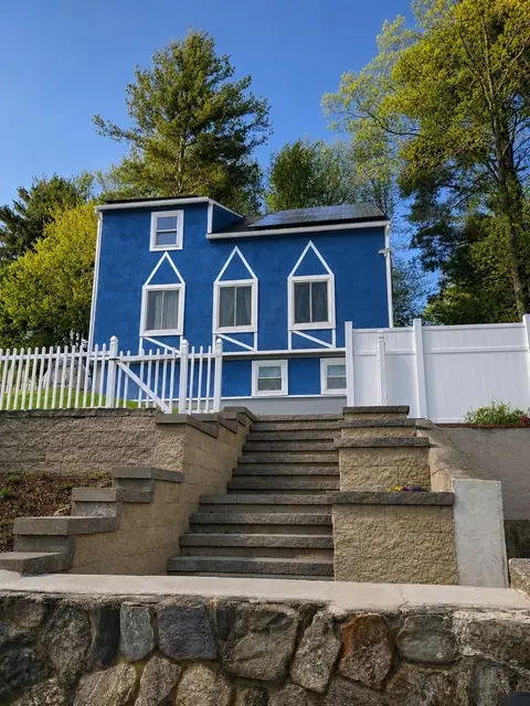 50 Lakeshore Dr