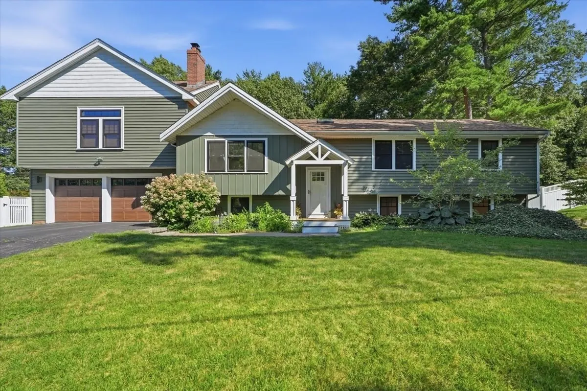 2 Hazelwood Dr, Hingham