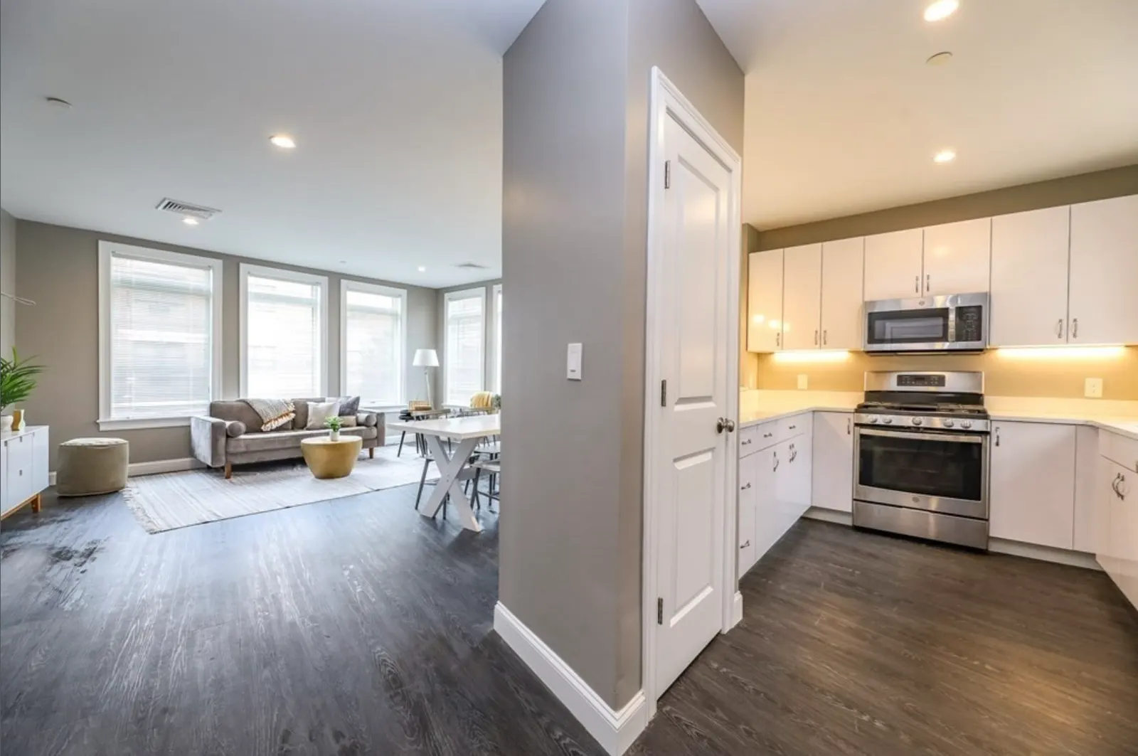 4945 Washington #412, Boston