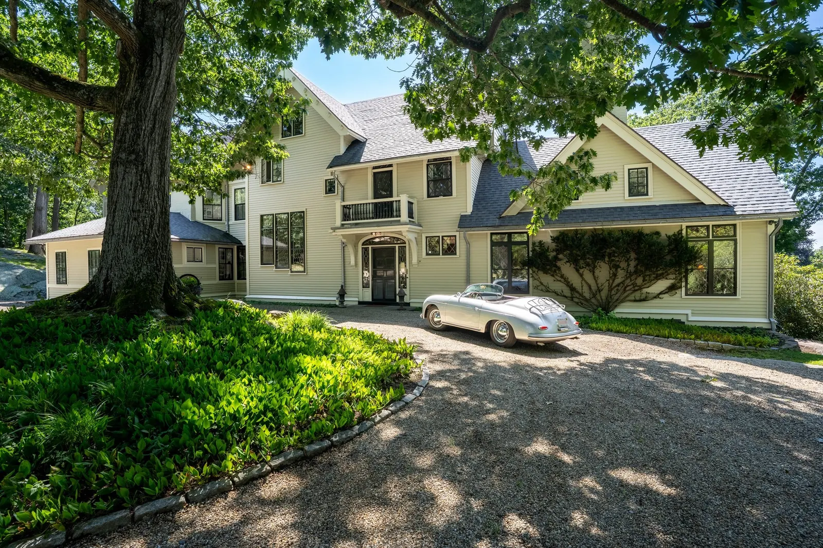 802 Hale Street, Beverly