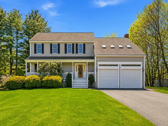 1 Village Ln