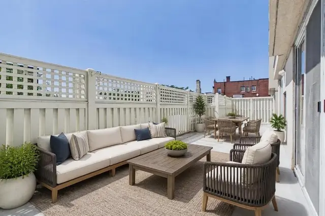 30 Chelsea Street #204
