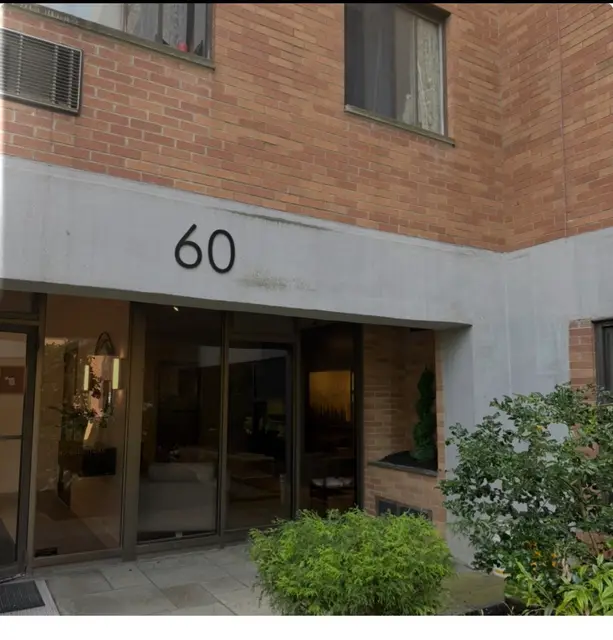60 Pleasant St #208