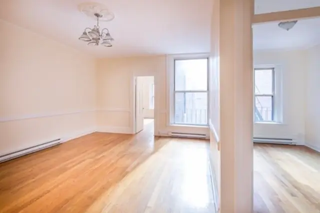 154 Newbury St #2AR
