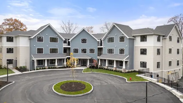 16 Stearns Rd #108