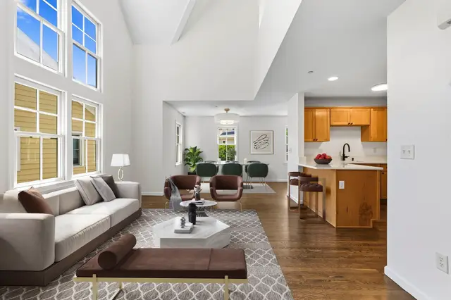 19 Russell Pl #19
