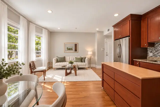 106 Walnut St #4