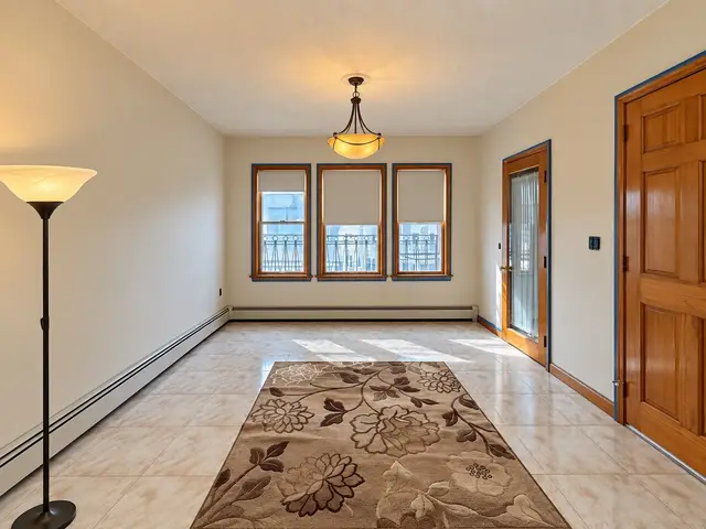 85 Boston Ave #2