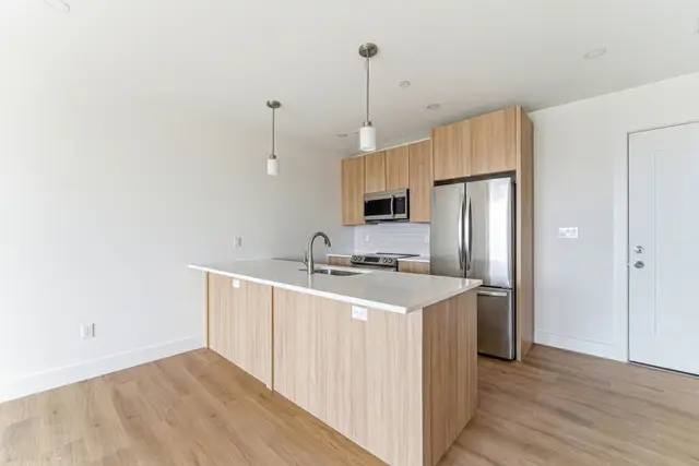 1035 Commonwealth Ave #604
