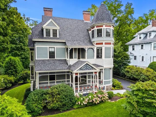 44 Putnam Street