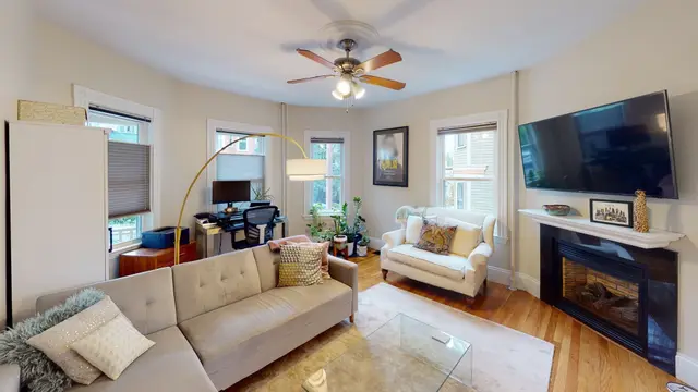 52 Weld Hill St #1