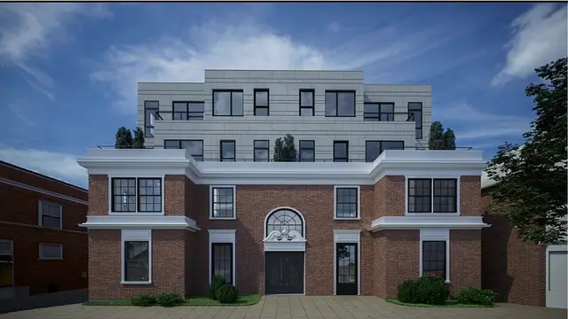 979 Main St #4
