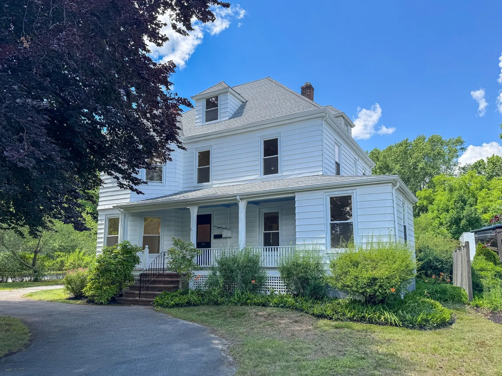 187 Humphrey St, Marblehead
