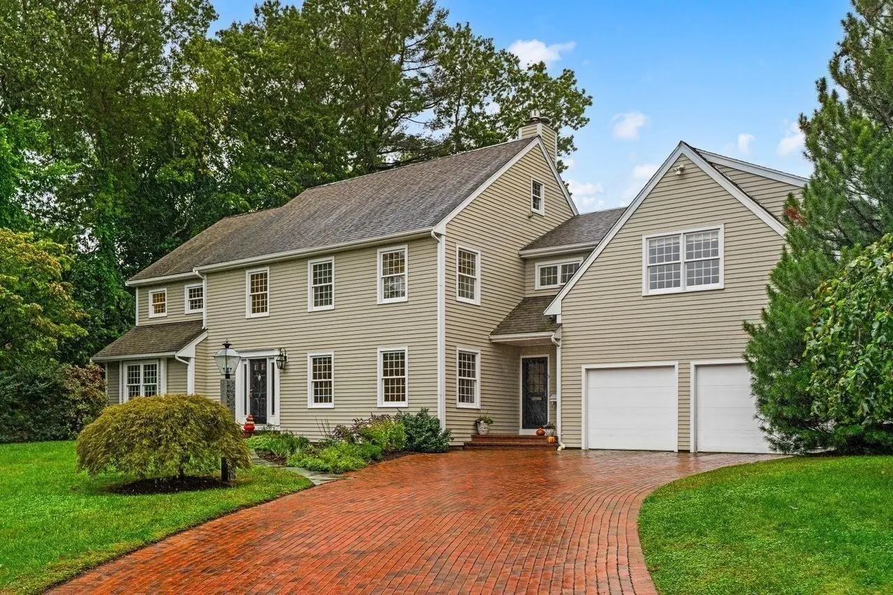 3 King Philip Path, Hingham
