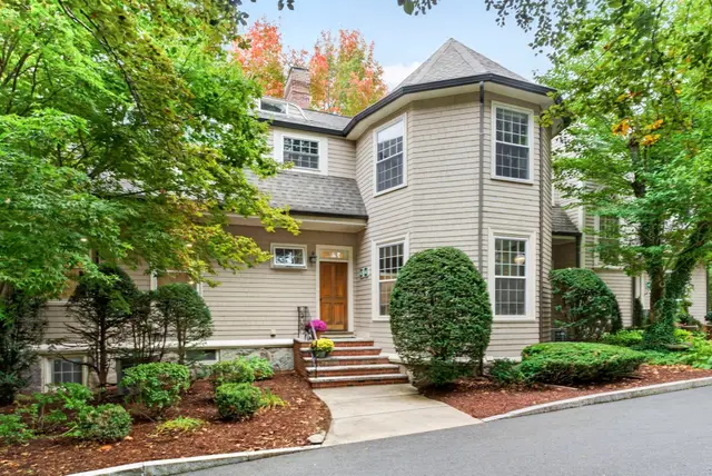 333 Brush Hill Rd #A2